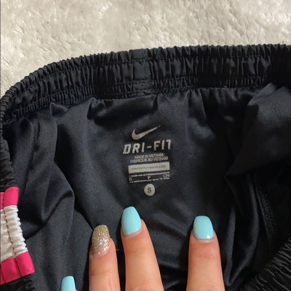 Nike shorts - Picture 2 of 3